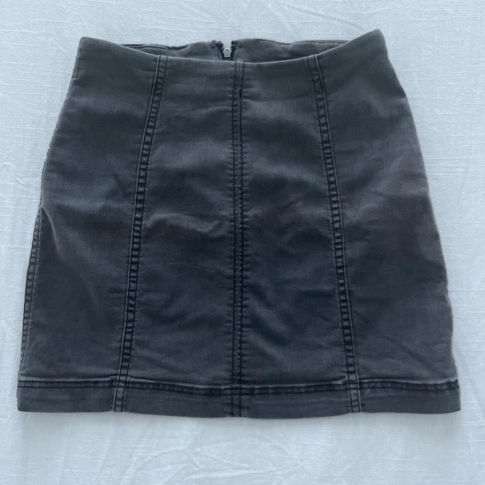 Free People high waisted mini skirt 🌚